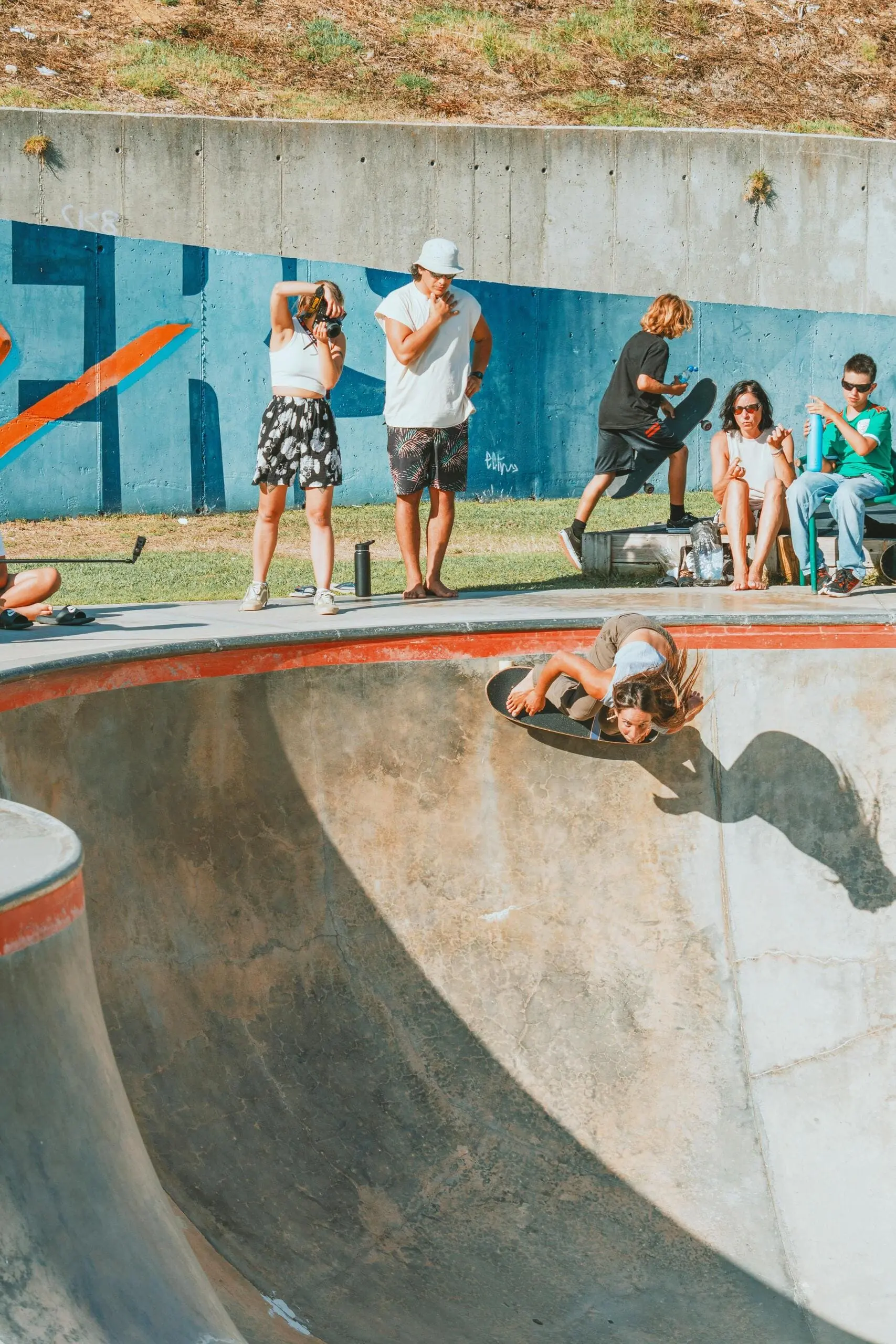 Helena Kazmierczak en acción con su surfskate