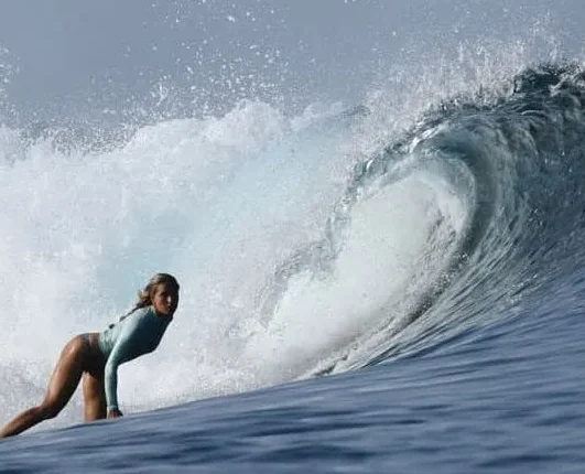 Patri surfeando en Lakey Peak
